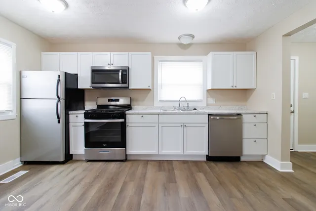 $1,325 | 1716 Drexel Drive, Anderson, IN 46011