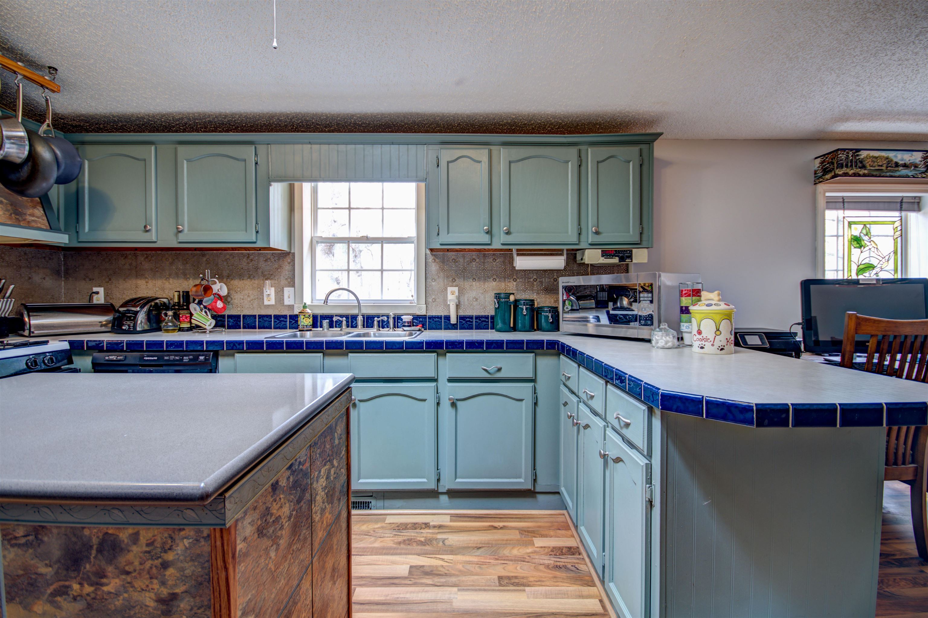 8418 Albrecht Road Interlochen, MI 49643 - Photo 19 of 42 1910224-18.JPG