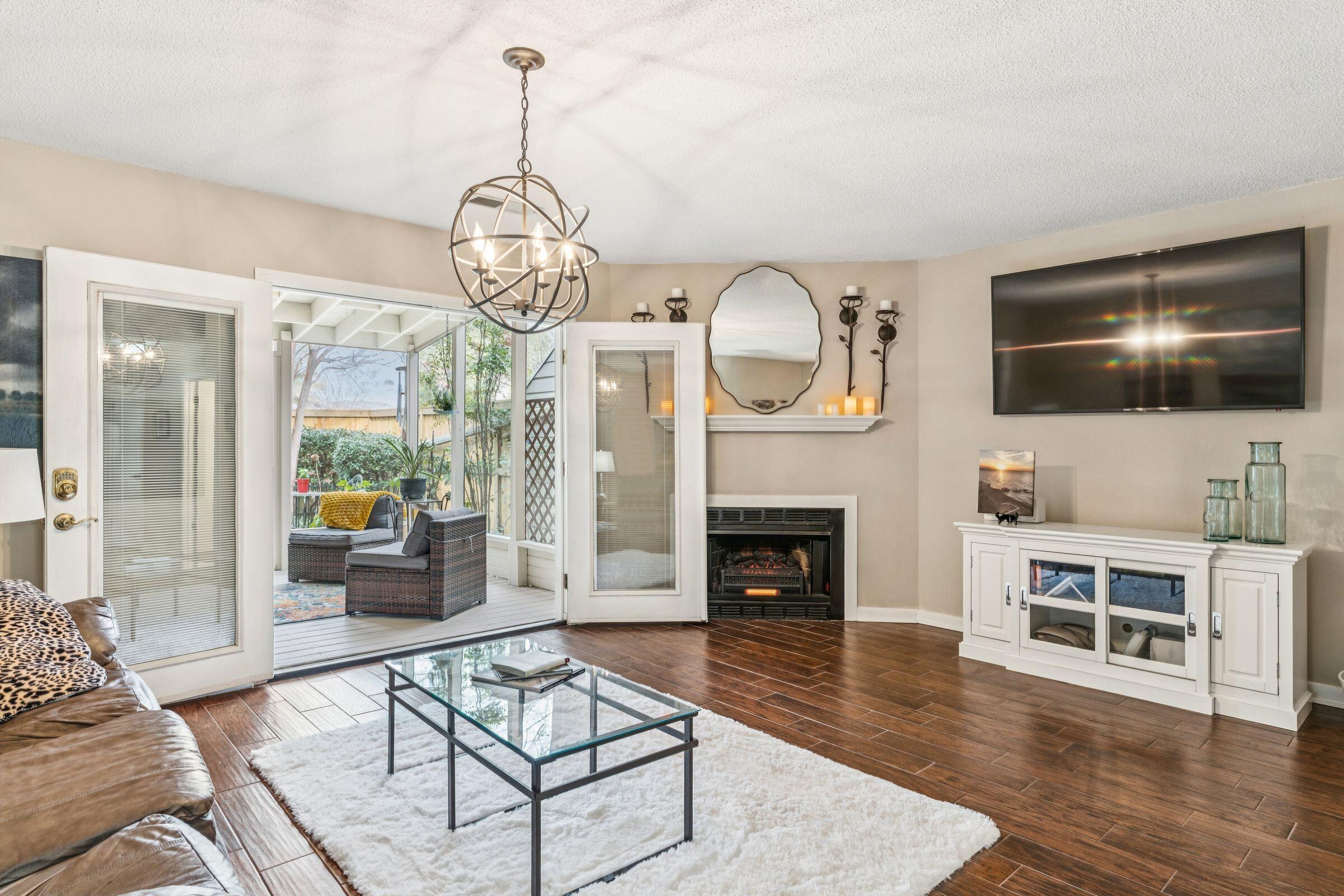 337 Spoonbill Lane Mount Pleasant, SC 29464 - Photo 13 of 41 Living Room