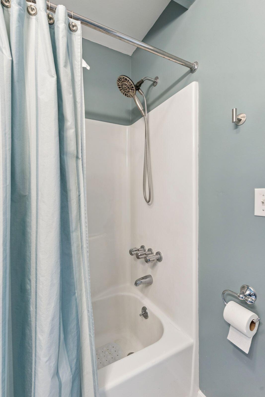 337 Spoonbill Lane Mount Pleasant, SC 29464 - Photo 21 of 41 Bathroom