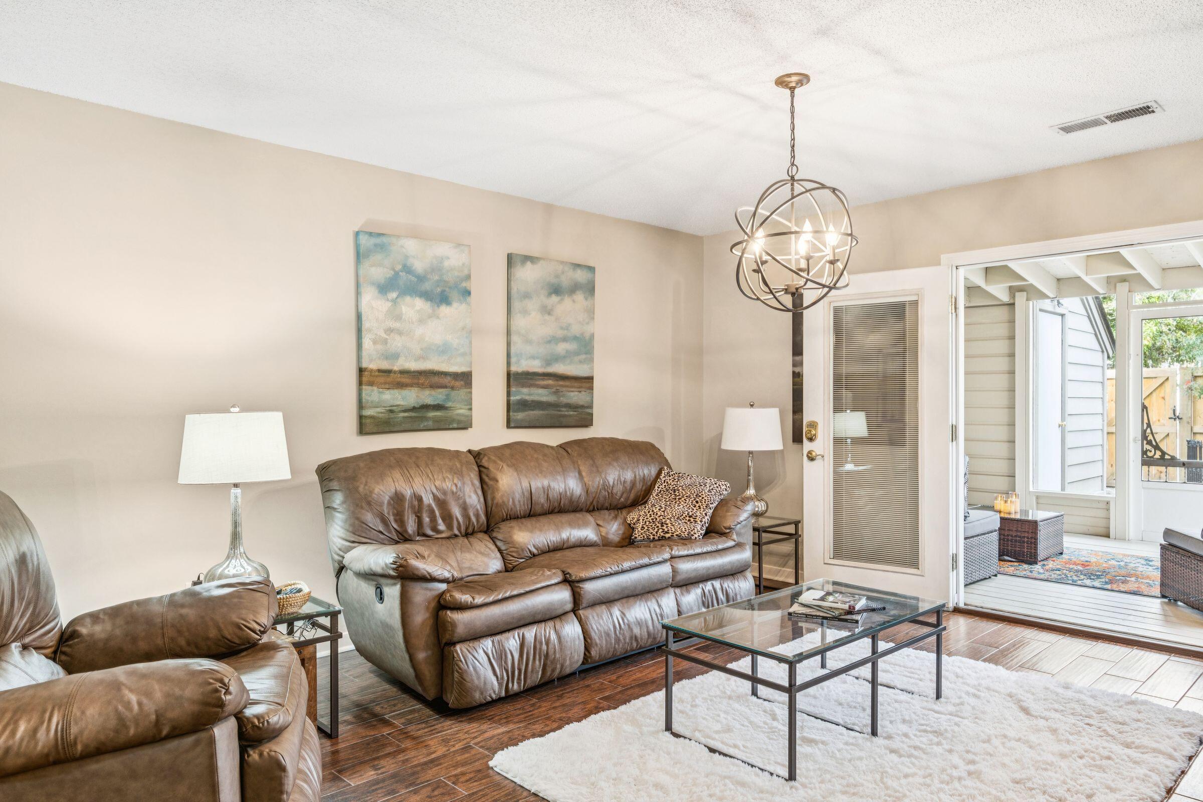 337 Spoonbill Lane Mount Pleasant, SC 29464 - Photo 10 of 41 Living Room