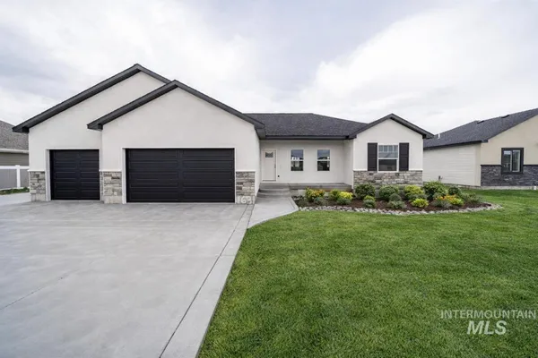 $579,900 | 1631 Palm Spgs Drive, Idaho Falls, ID 83404