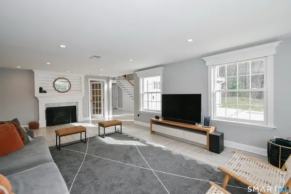 $7,600 | 50 1/2 Mountain Spring Road, Farmington, CT 06032