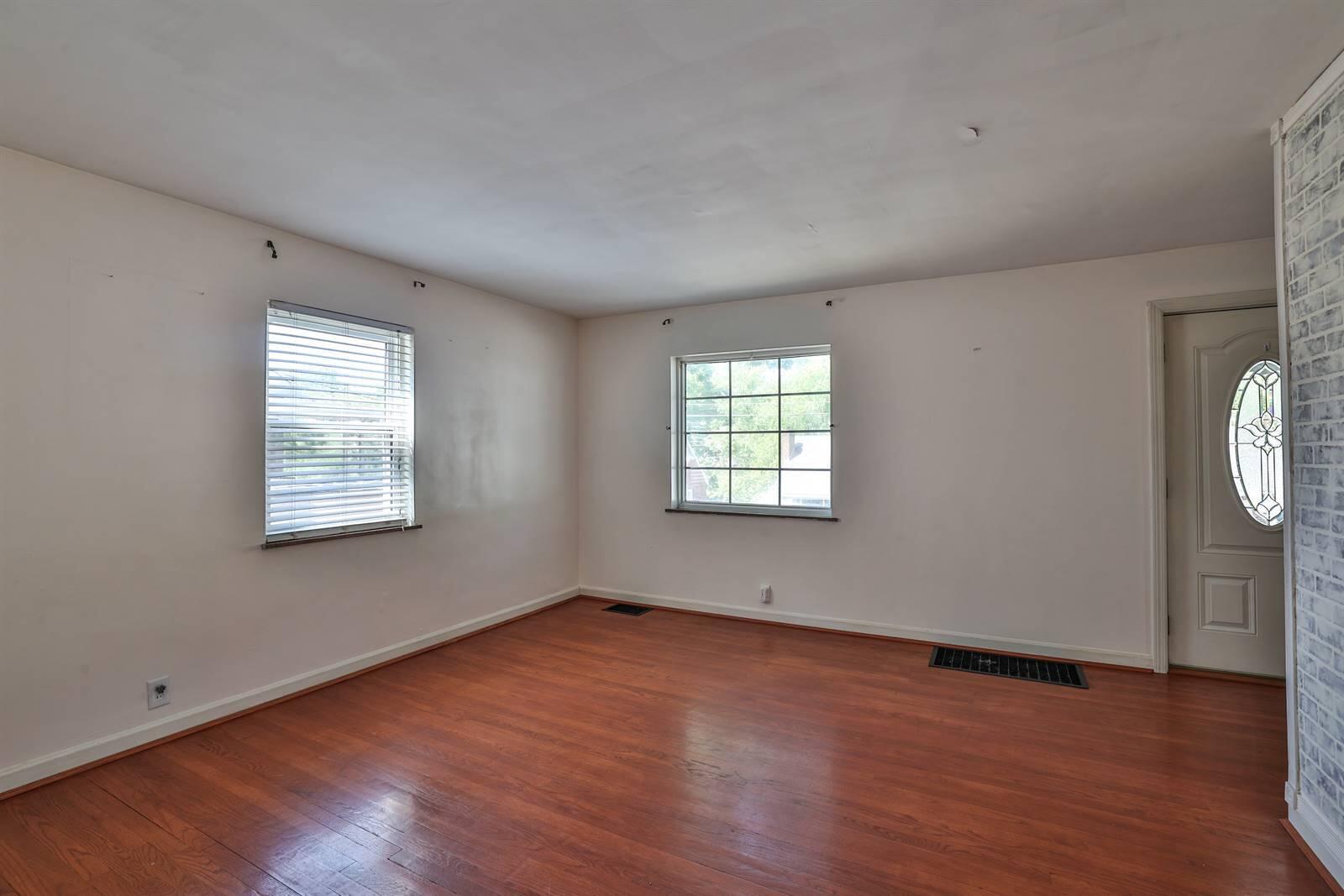 324 Riddle Place Newport, KY 41071 - Photo 4 of 21 Gallery Image 4