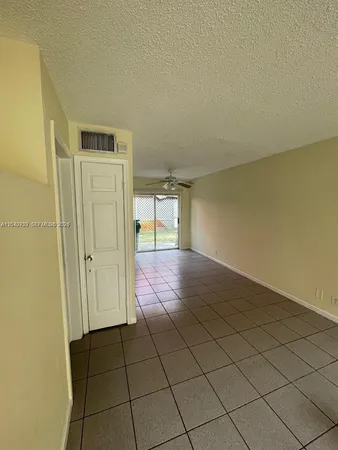 $1,900 | 5305 Northwest 27th Street, Unit 6C, Lauderhill, FL 33313
