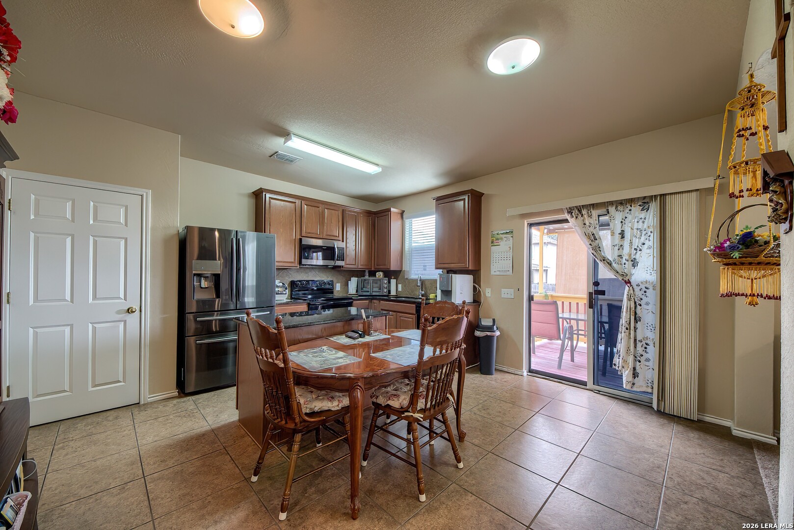 9630 Copper Converse, TX 78109 - Photo 12 of 33