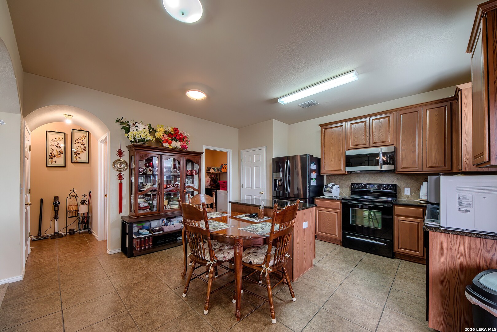 9630 Copper Converse, TX 78109 - Photo 13 of 33
