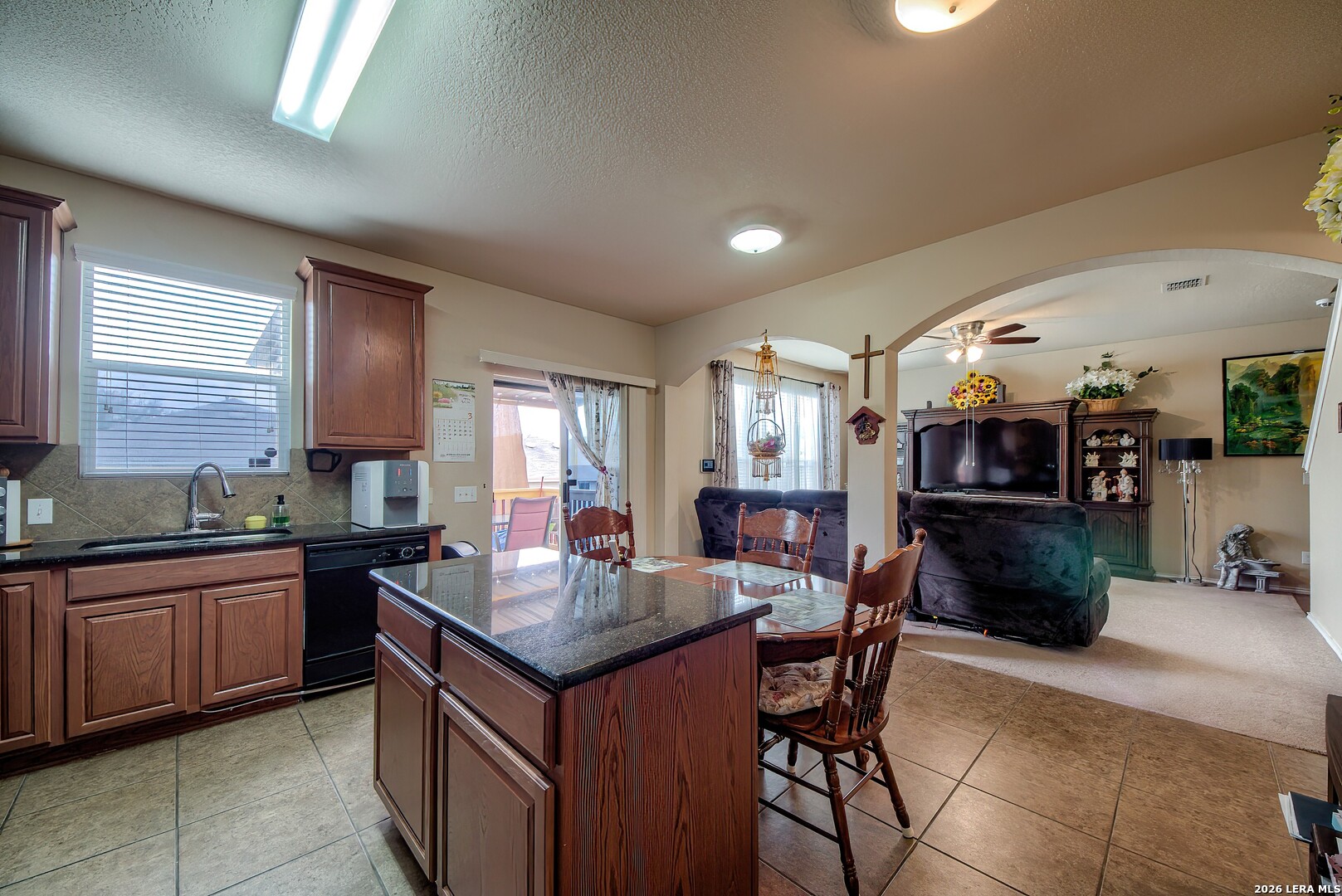 9630 Copper Converse, TX 78109 - Photo 15 of 33