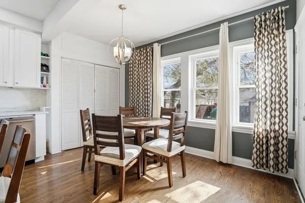 $569,000 | 2923 North New England Avenue, Chicago, IL 60634