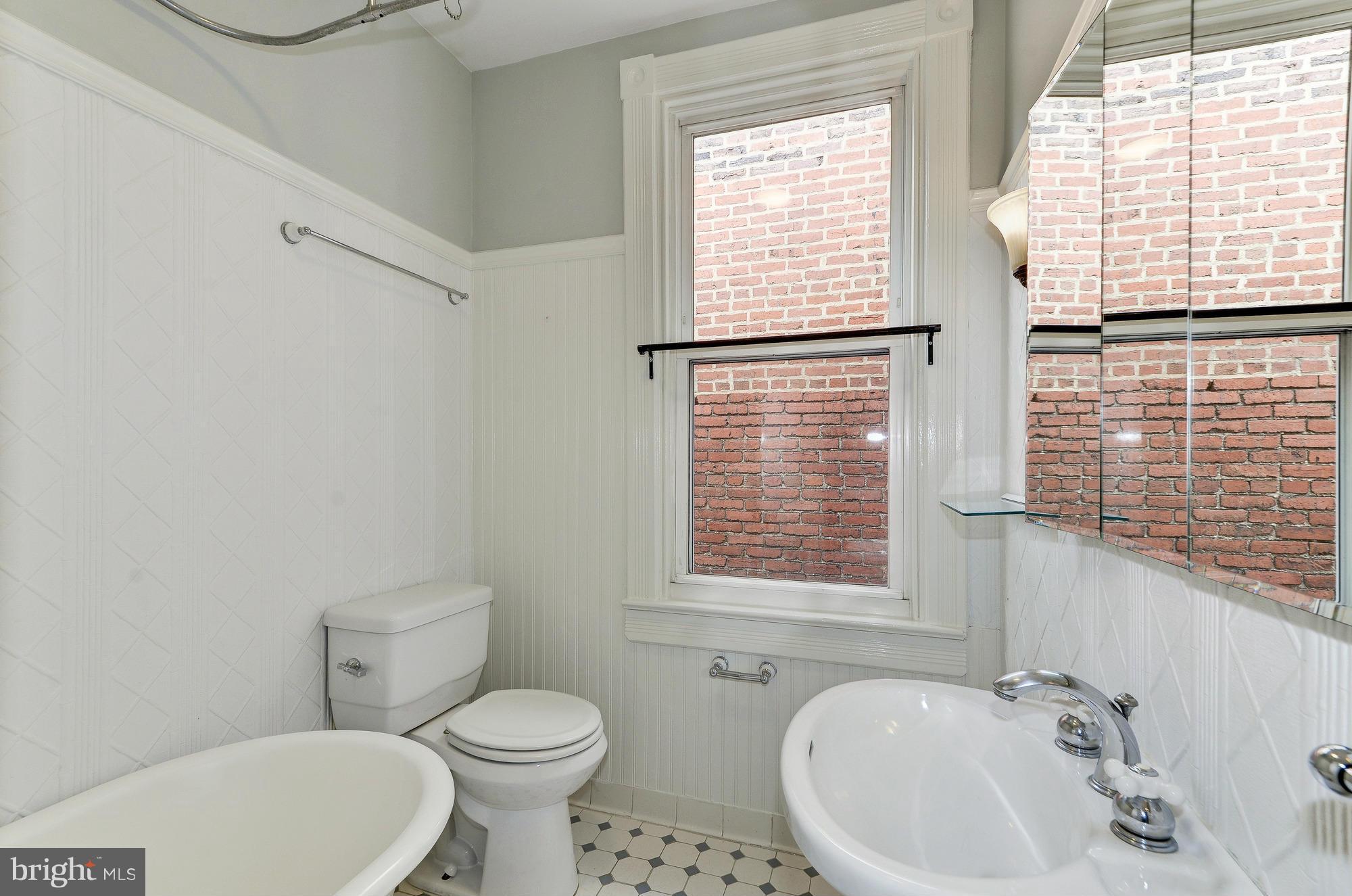 403 G Street Northeast Washington, DC 20002 - Photo 24 of 30 Bath