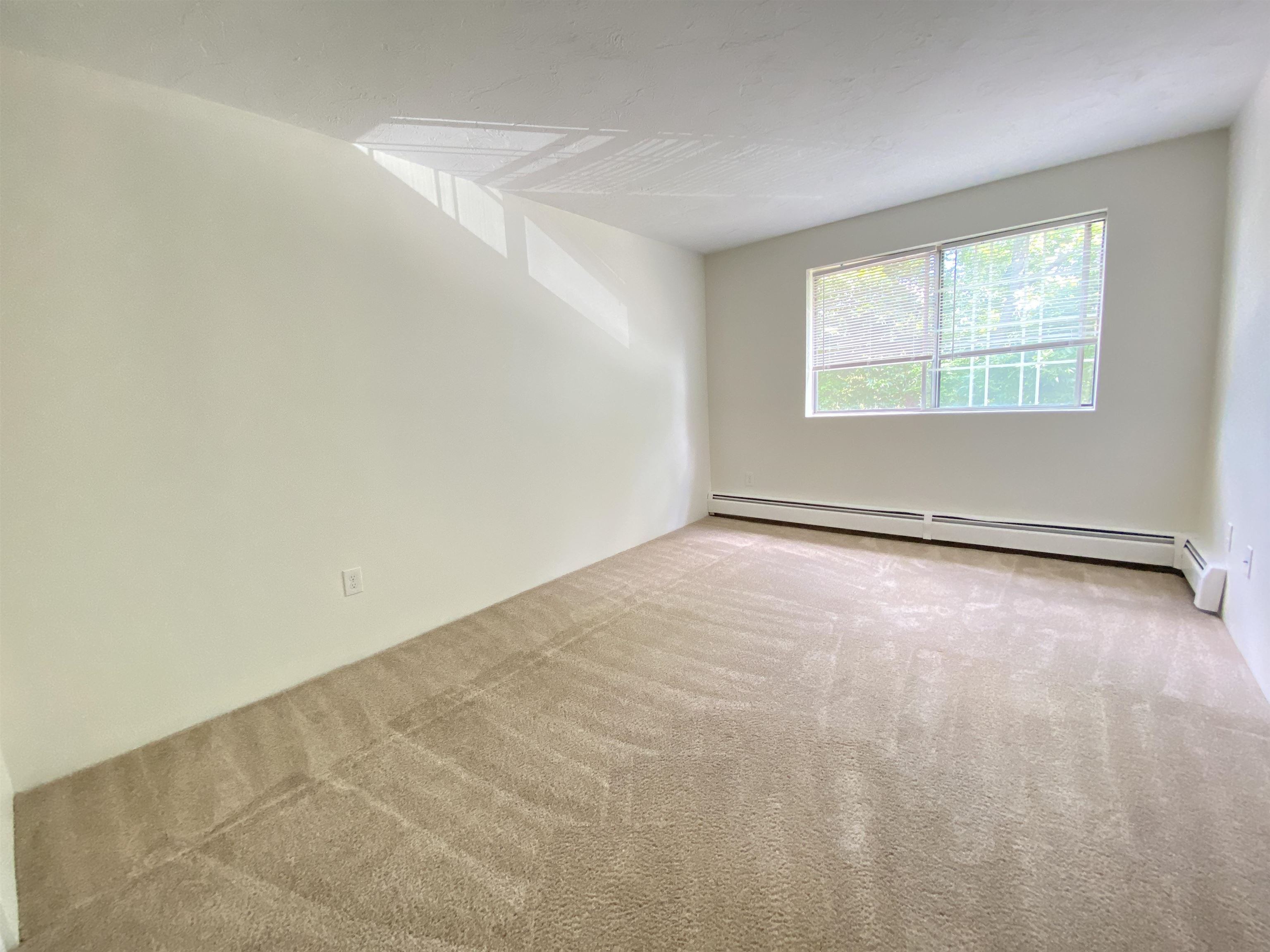 385 Huse Road, Unit 37 Manchester, NH 03103 - Photo 27 of 47 Gallery Image 27