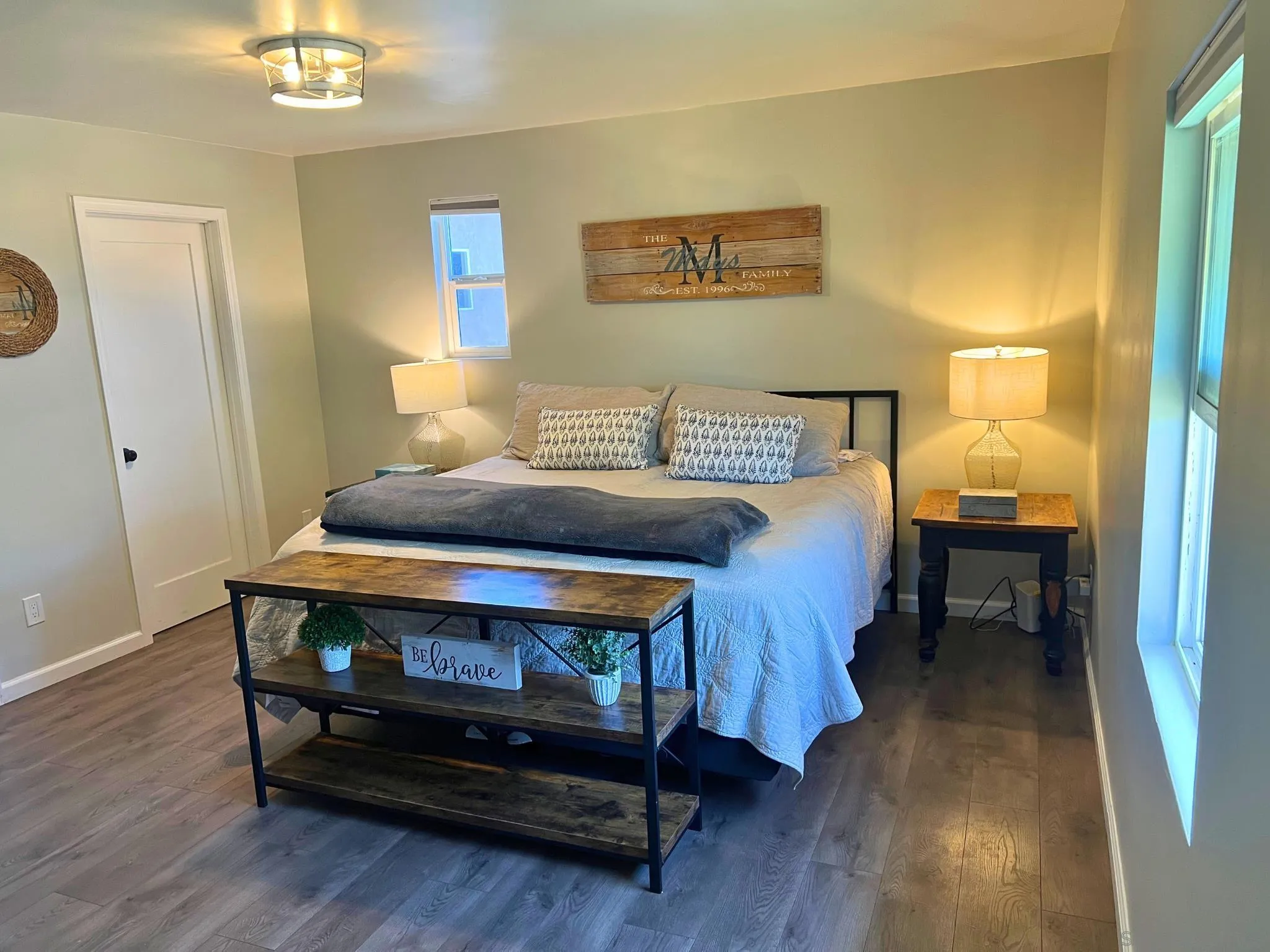 80 Willowside Terrace Alpine, CA 91901 - Photo 5 of 41 a bedroom with a bed and a table in it