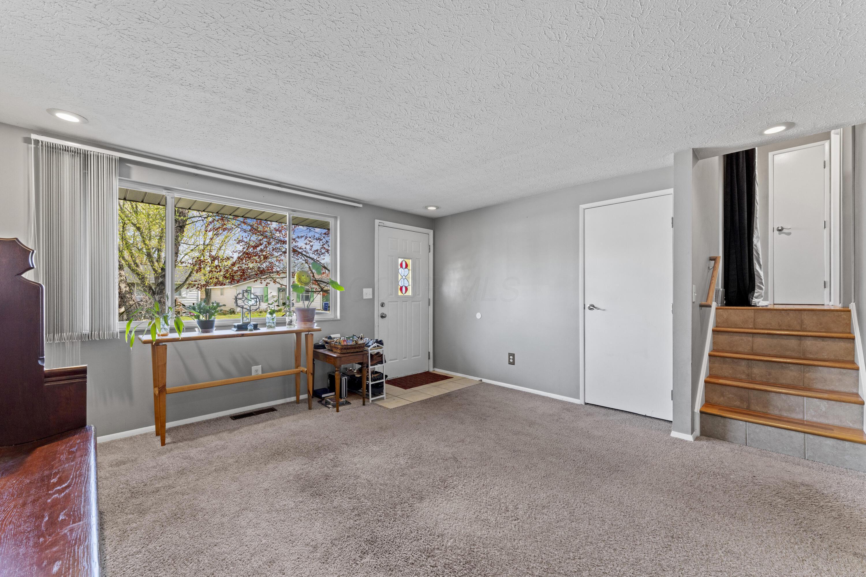 2019 Tupsfield Road Columbus, OH 43229 - Photo 4 of 41 dsc06431
