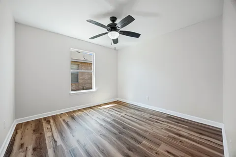 $289,900 | 129 Lynn Crest Bend, Buda, TX 78610