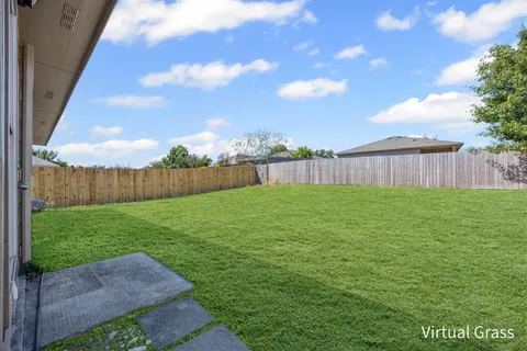 $289,900 | 129 Lynn Crest Bend, Buda, TX 78610