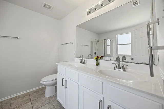 $299,900 | 129 Lynn Crest Bend, Buda, TX 78610