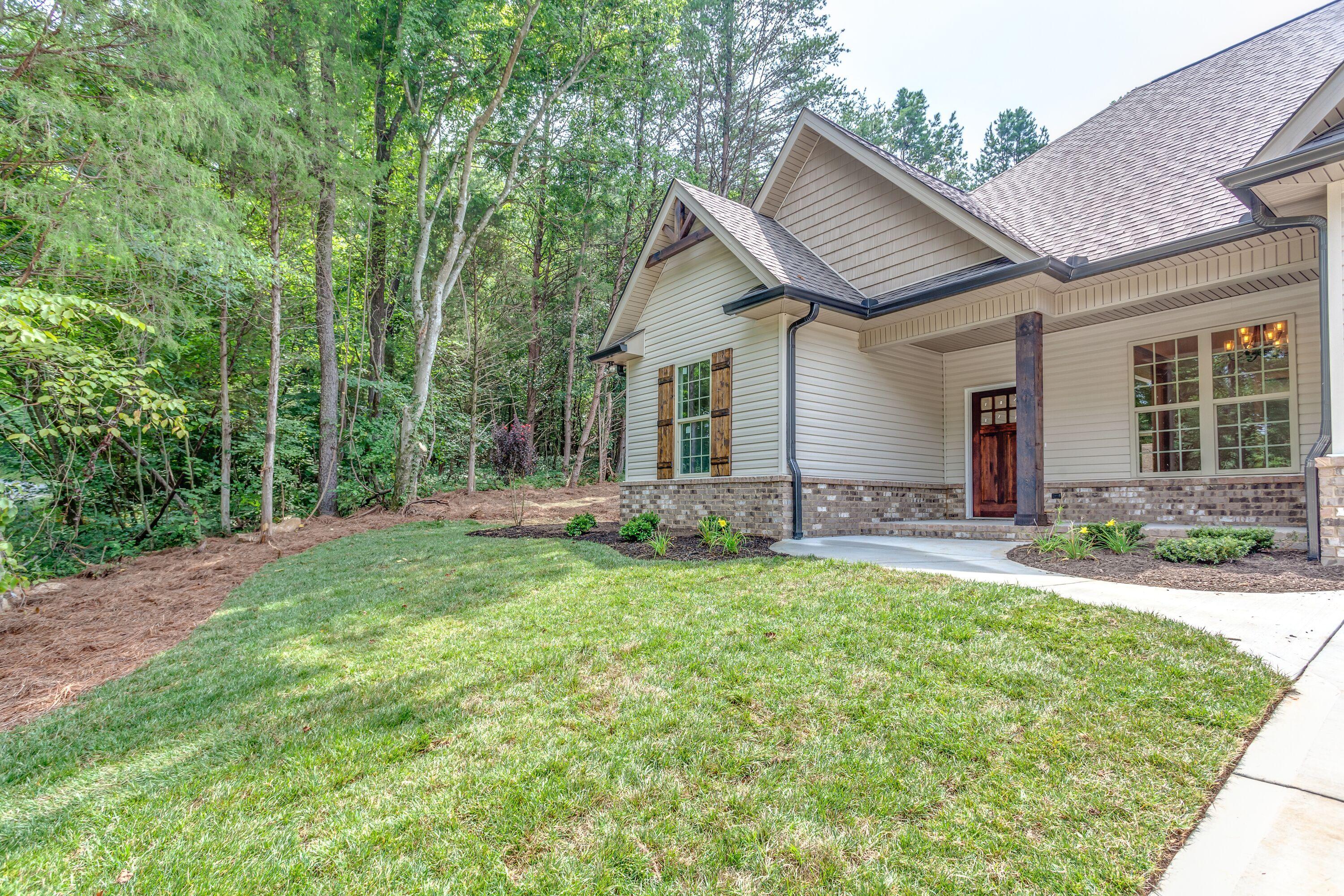 123 Inagehi Way Loudon, TN 37774 - Photo 3 of 29 FRONT WALKUP