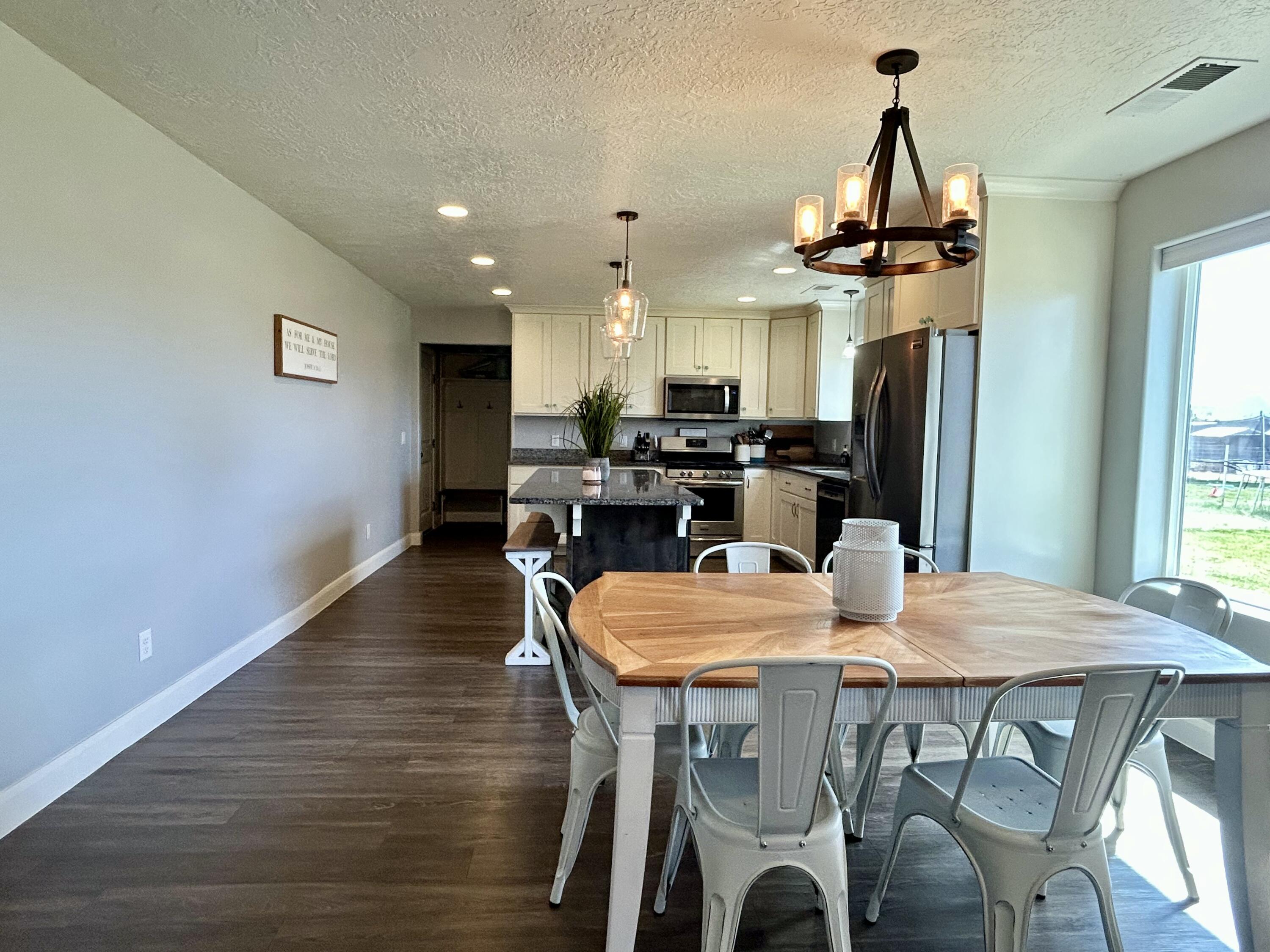 310 625 East Enterprise, UT 84725 - Photo 6 of 36 IMG_7744