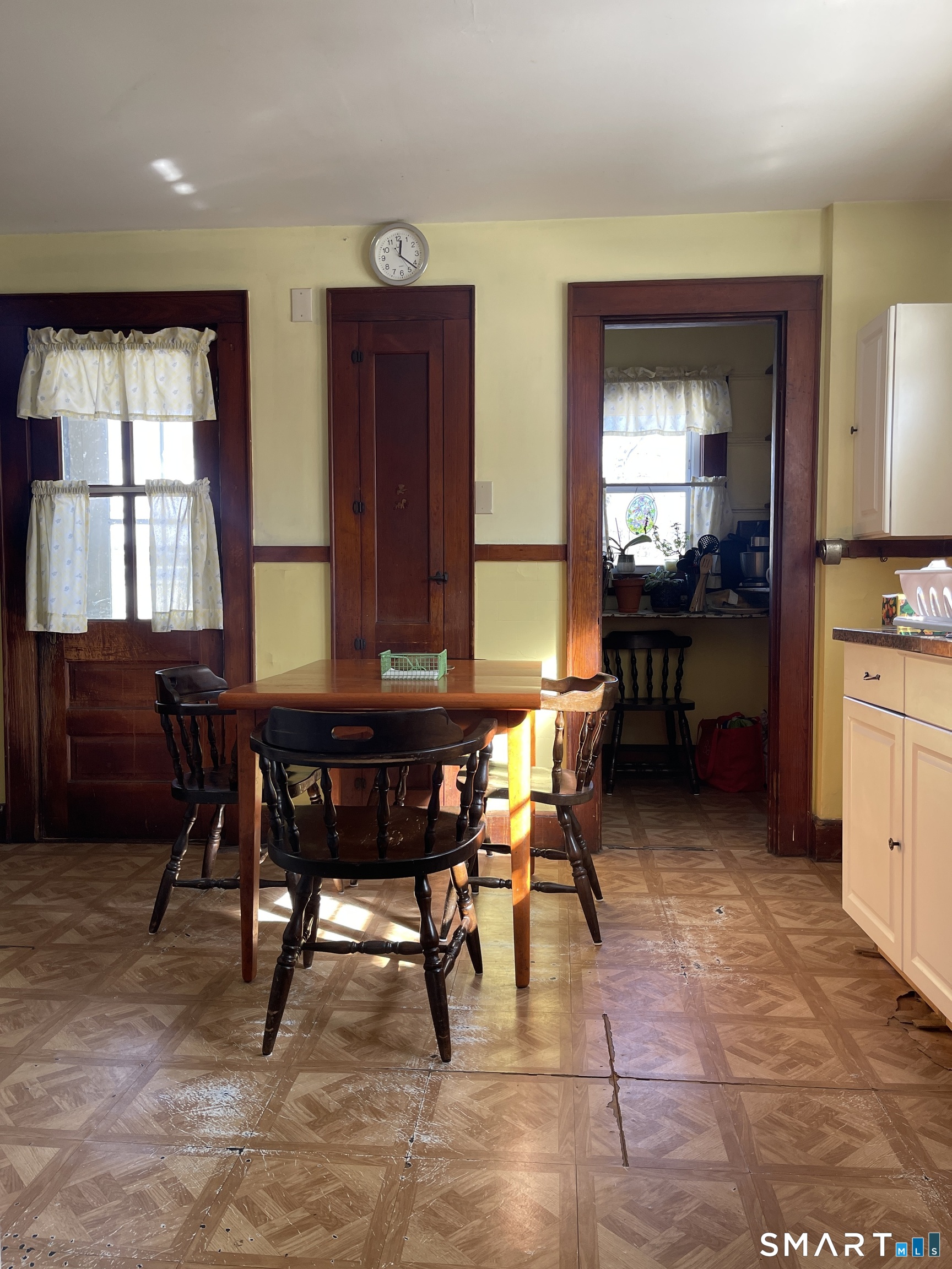 1924 Stratfield Road Fairfield, CT 06825 - Photo 13 of 42