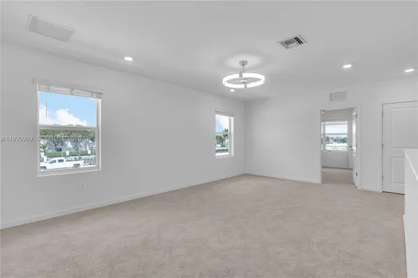 $3,800 | 615 Northeast 1st Avenue, Florida City, FL 33034