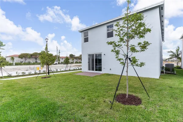 $3,800 | 615 Northeast 1st Avenue, Florida City, FL 33034