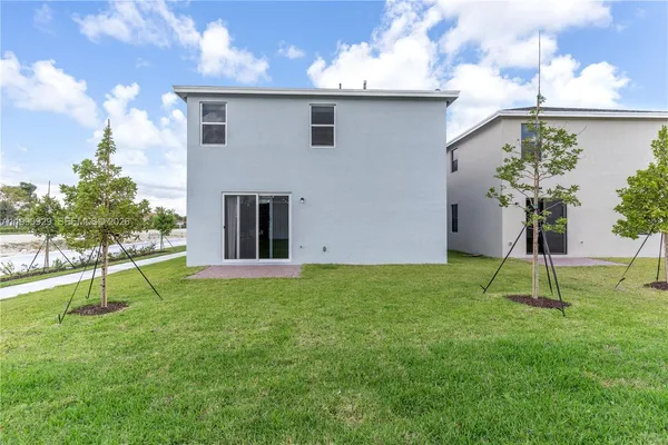 $3,800 | 615 Northeast 1st Avenue, Florida City, FL 33034