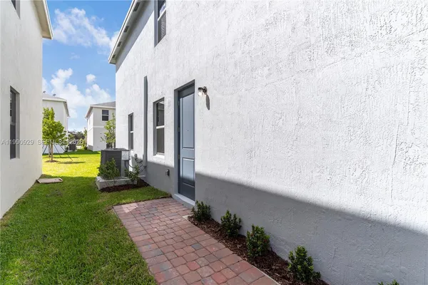 $3,800 | 615 Northeast 1st Avenue, Florida City, FL 33034