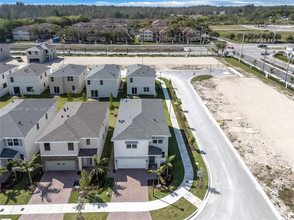 $3,800 | 615 Northeast 1st Avenue, Florida City, FL 33034