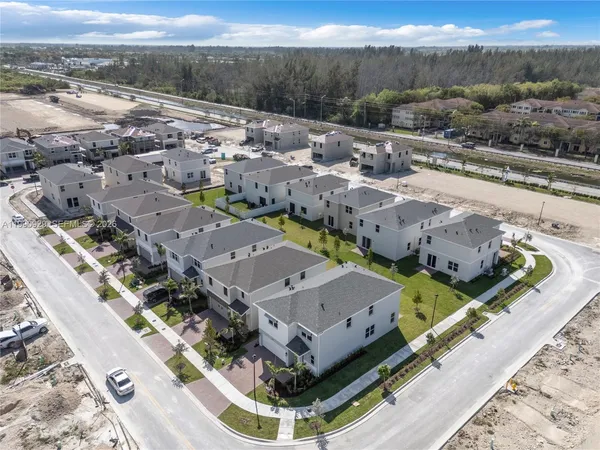 $3,800 | 615 Northeast 1st Avenue, Florida City, FL 33034