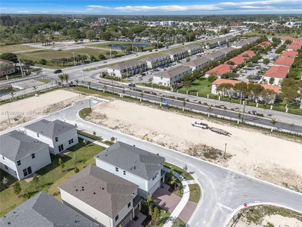 $3,800 | 615 Northeast 1st Avenue, Florida City, FL 33034