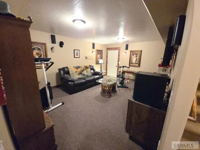 $1,100,000 | 2020 Timberview Drive, Idaho Falls, ID 83401