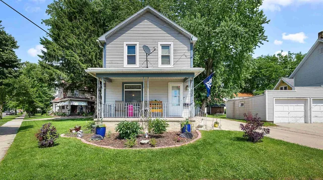 305 North Lincoln Avenue, Beaver Dam, WI 53916
