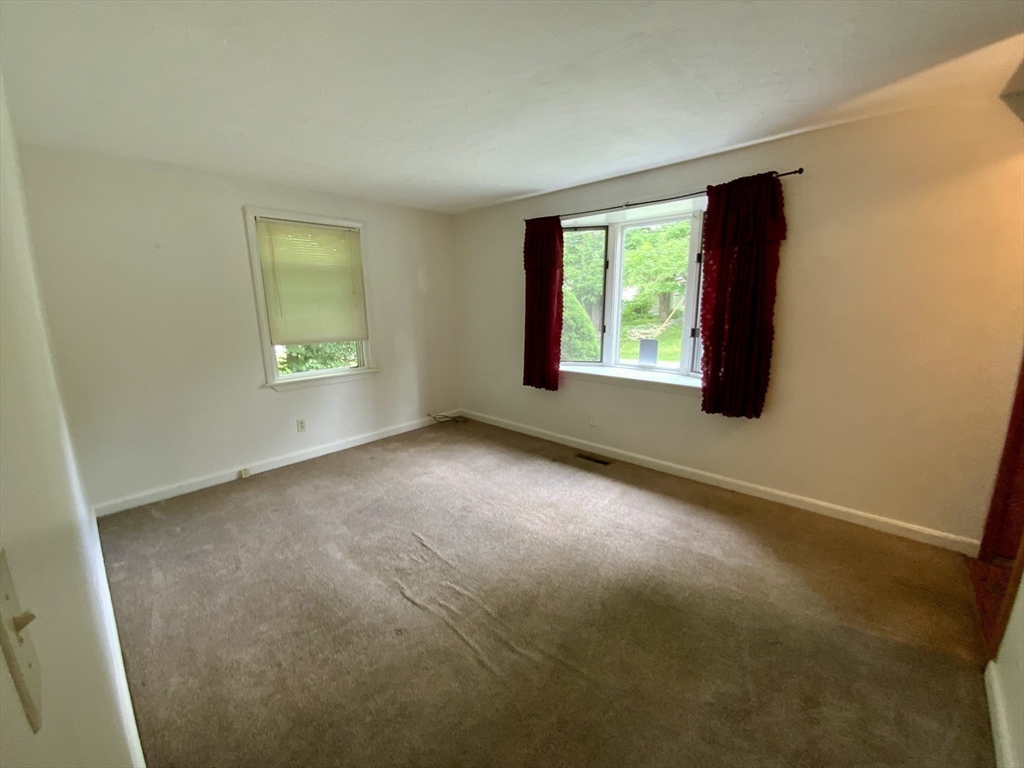 119 Barnett Road Sutton, MA 01590 - Photo 13 of 30 Gallery Image 13