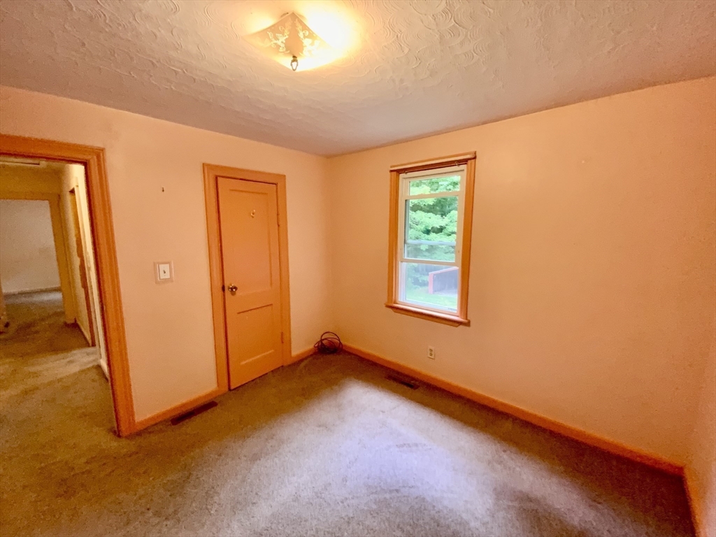 119 Barnett Road Sutton, MA 01590 - Photo 15 of 30 Gallery Image 15