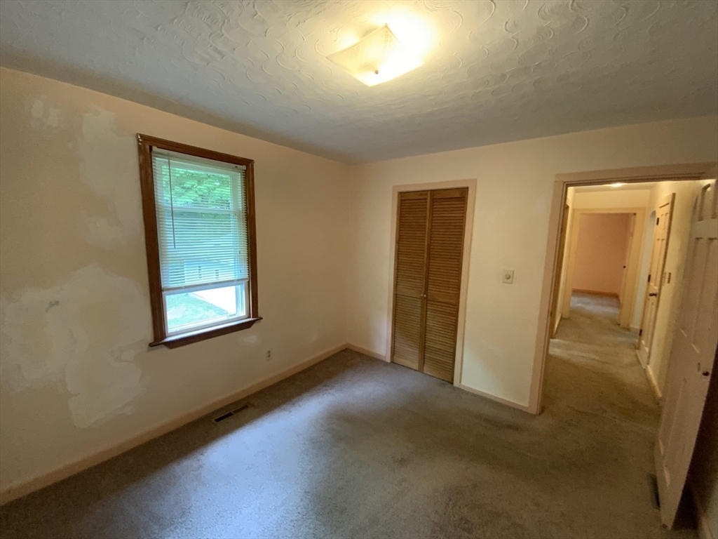 119 Barnett Road Sutton, MA 01590 - Photo 20 of 30 Gallery Image 20