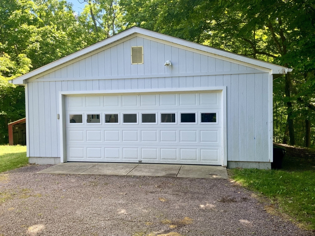 119 Barnett Road Sutton, MA 01590 - Photo 4 of 30 Gallery Image 4