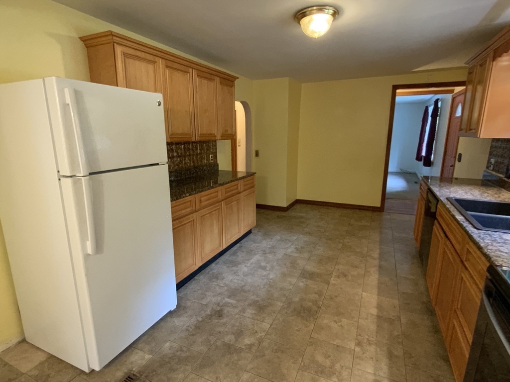 119 Barnett Road Sutton, MA 01590 - Photo 10 of 30 Gallery Image 10