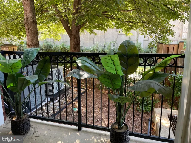 $314,000 | 1521 Spring Gate Dr., Unit 10102, McLean, VA 22102