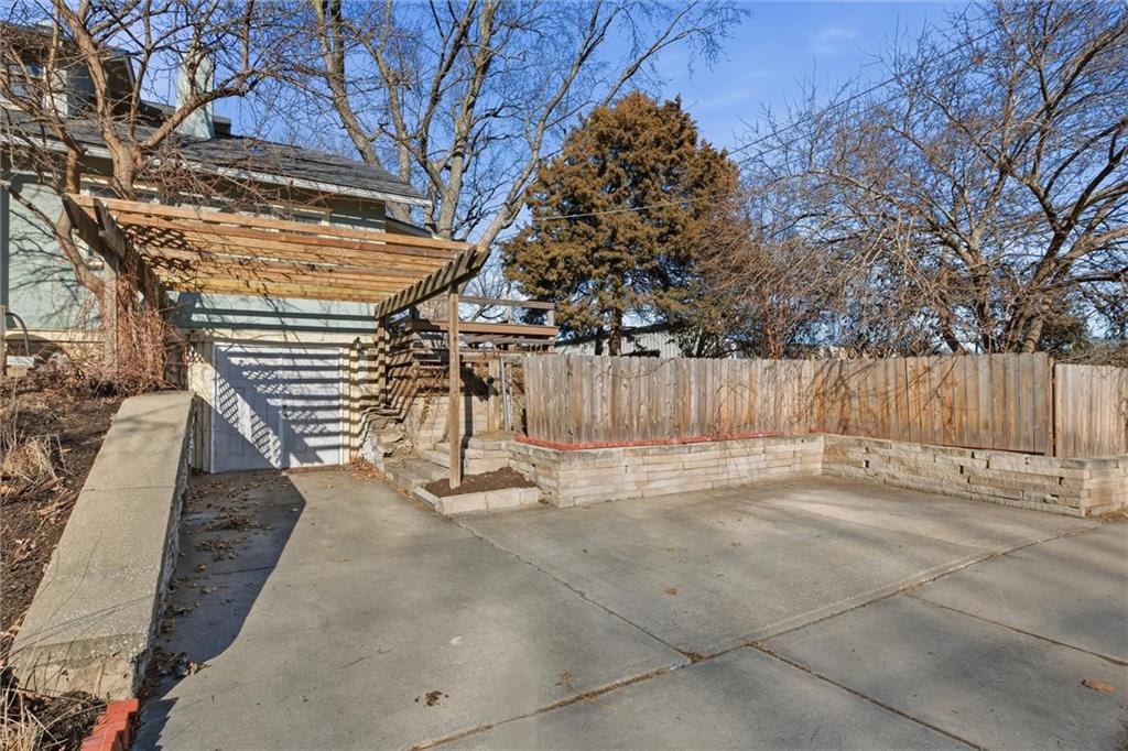 5847 Harrison Street Kansas City, MO 64110 - Photo 24 of 29