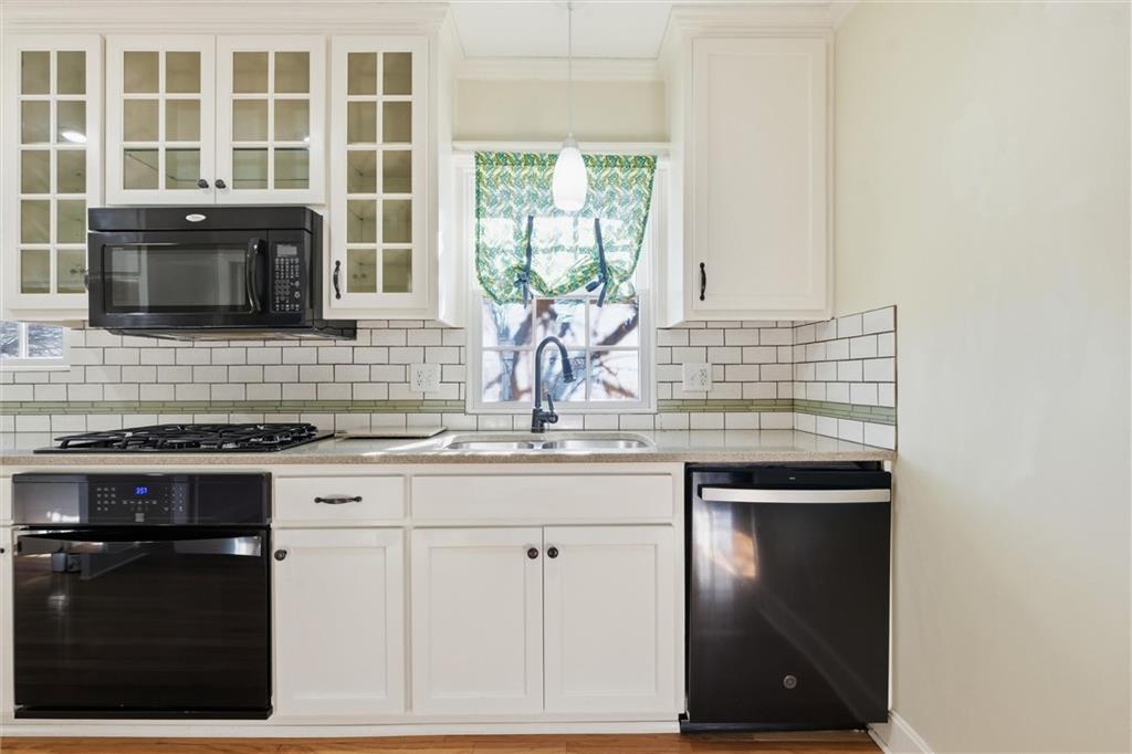 5847 Harrison Street Kansas City, MO 64110 - Photo 9 of 29