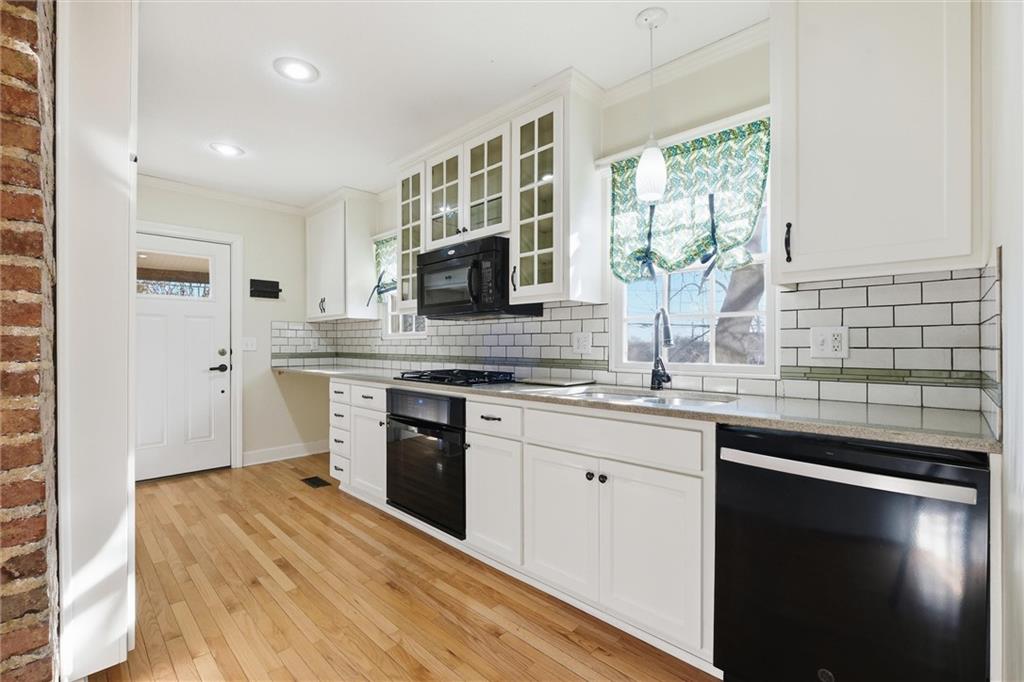 5847 Harrison Street Kansas City, MO 64110 - Photo 10 of 29