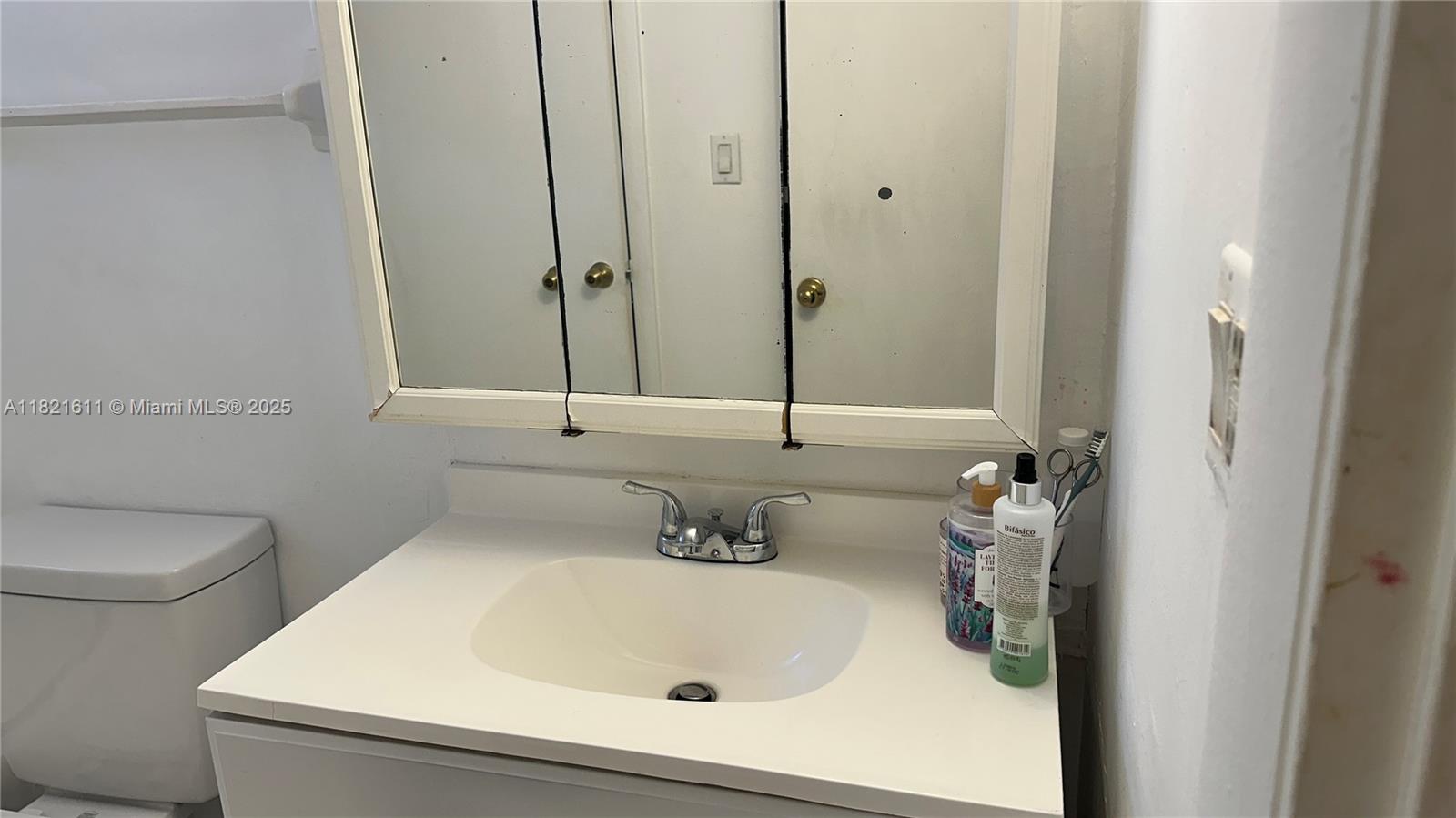 447 Northeast 195th Street, Unit 115 Miami, FL 33179 - Photo 7 of 14