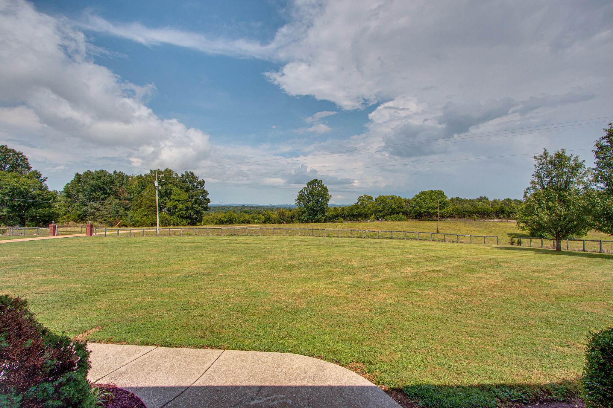 1950 Carpenter Bridge Road Columbia, TN 38401 - Photo 2 of 50 a view of an ocean with beach