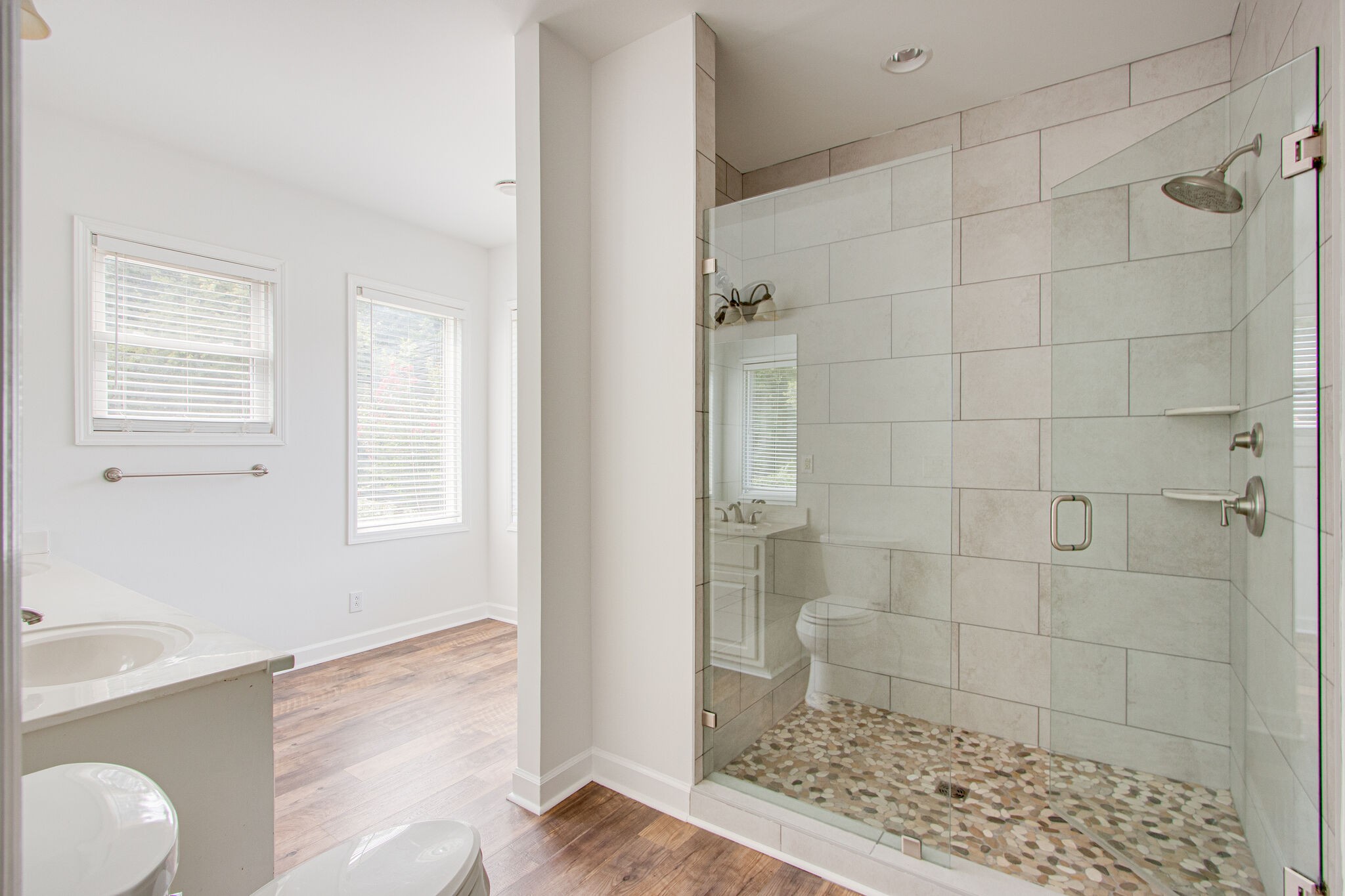 1950 Carpenter Bridge Road Columbia, TN 38401 - Photo 23 of 50 a bathroom with a shower