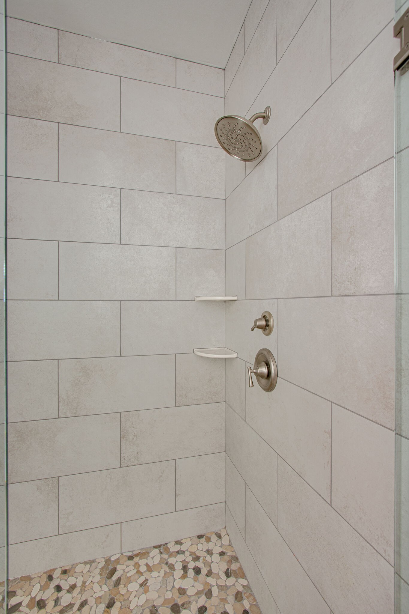 1950 Carpenter Bridge Road Columbia, TN 38401 - Photo 28 of 50 a bathroom with a shower