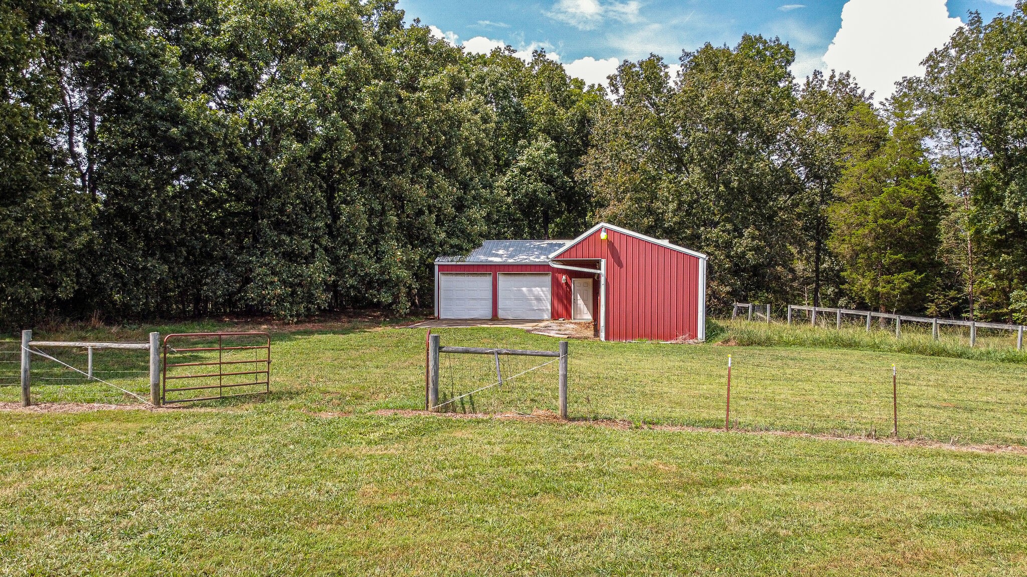 1950 Carpenter Bridge Road Columbia, TN 38401 - Photo 42 of 50 a view of a house with a yard