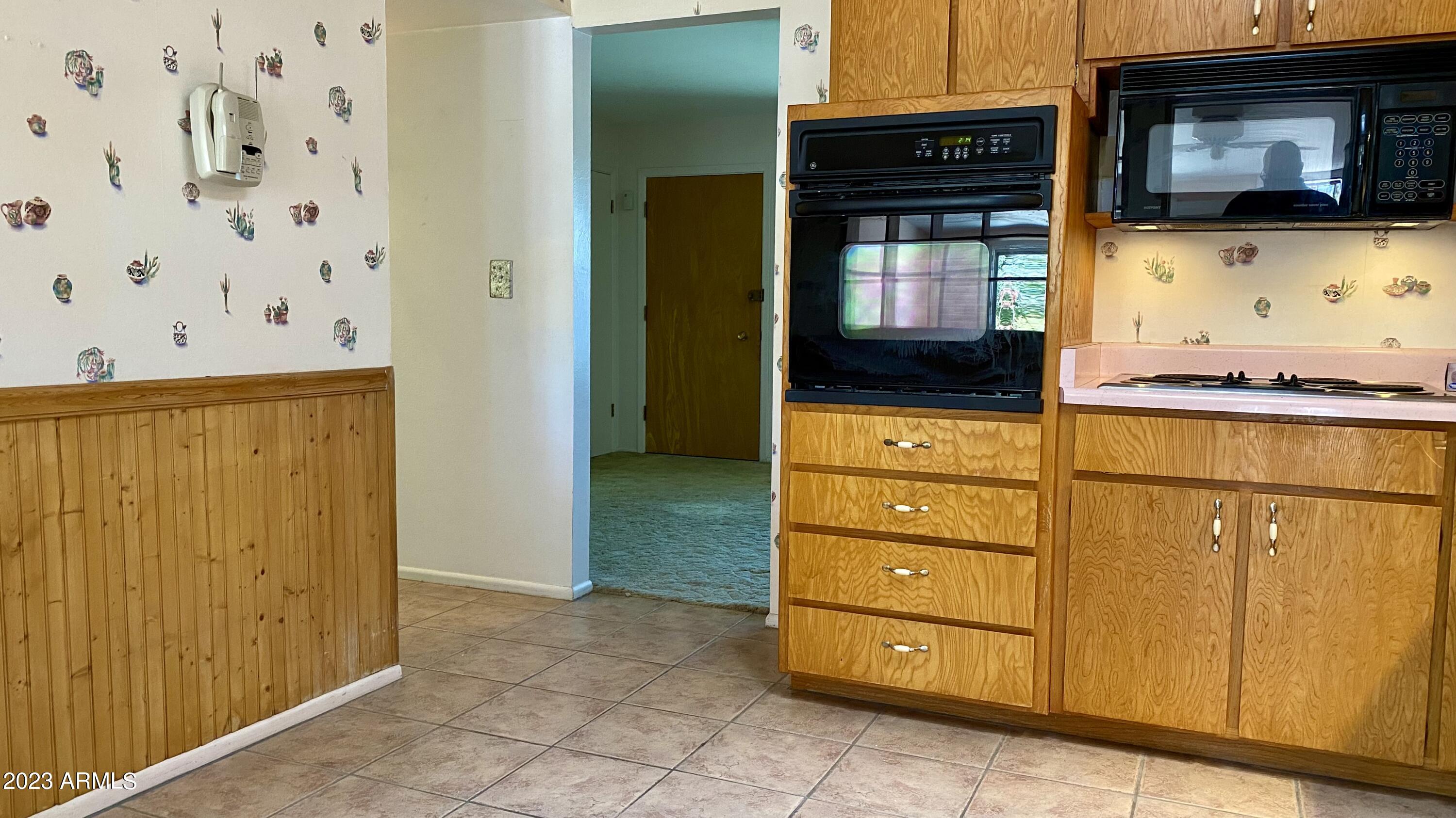 5436 Casper Road Mesa, AZ 85205 - Photo 6 of 24 Kitchen