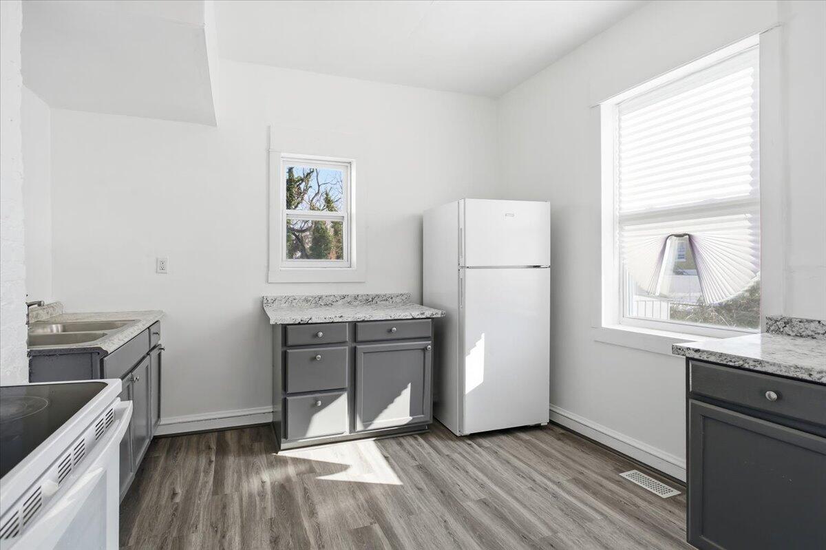1518 Rorer Avenue Southwest Roanoke, VA 24016 - Photo 11 of 29 14-1518 Rorer Ave SW-14