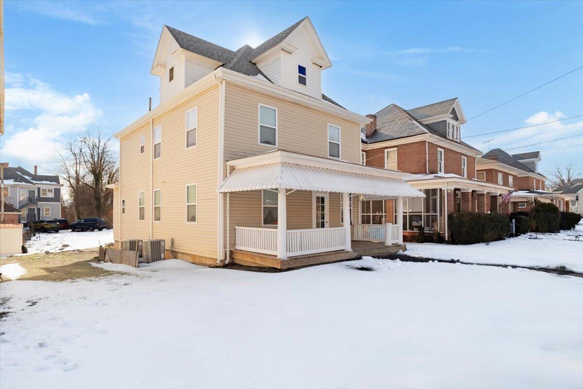 1518 Rorer Avenue Southwest Roanoke, VA 24016 - Photo 2 of 32 02-1518 Rorer Ave SW-02