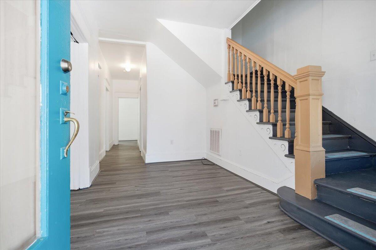 1518 Rorer Avenue Southwest Roanoke, VA 24016 - Photo 6 of 32 06-1518 Rorer Ave SW-06